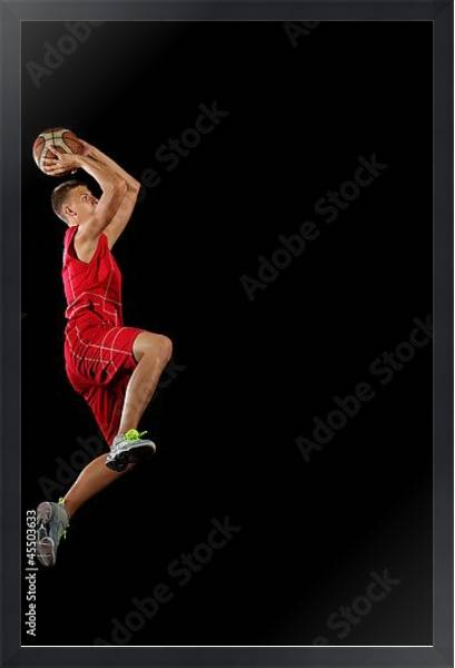 Постер Баскетболист с мячом с типом исполнения На холсте в раме в багетной раме 1727.8010