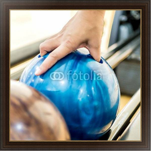 Постер Мяч для игры в боулинг с типом исполнения На холсте в раме в багетной раме 1.023.151