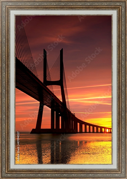Постер Португалия. Лиссабон. Мост Васко да Гама. Закат с типом исполнения На холсте в раме в багетной раме 595.M52.330