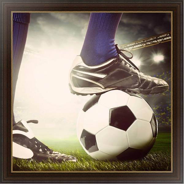 Постер Нога футболиста и мяч с типом исполнения На холсте в раме в багетной раме 1.023.151