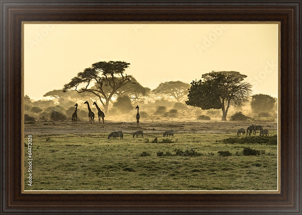 Постер Силуэты жирафов и зебр в саванне с типом исполнения На холсте в раме в багетной раме 1.023.151
