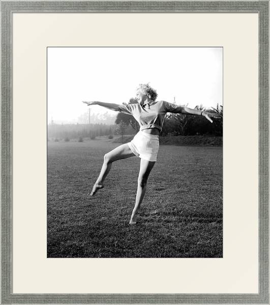 Постер Monroe, Marilyn 14 с типом исполнения Под стеклом в багетной раме 1727.2510