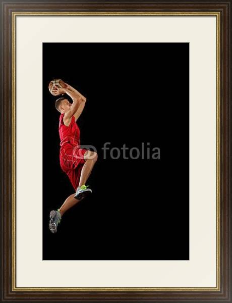 Постер Баскетболист с мячом с типом исполнения Под стеклом в багетной раме 1.023.036