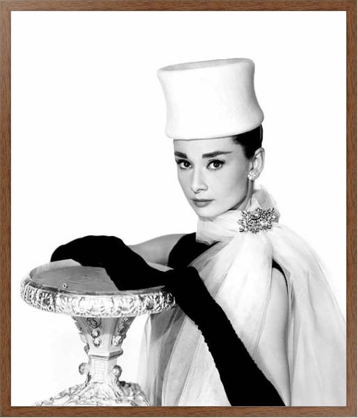 Постер Hepburn, Audrey 53 с типом исполнения На холсте в раме в багетной раме 1727.4310