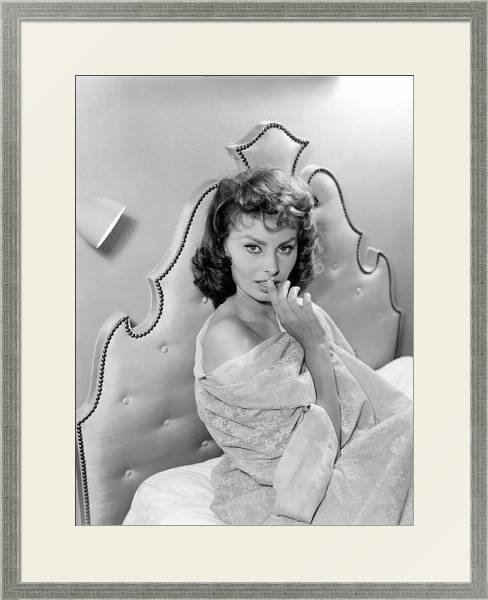 Постер Loren, Sophia с типом исполнения Под стеклом в багетной раме 1727.2510