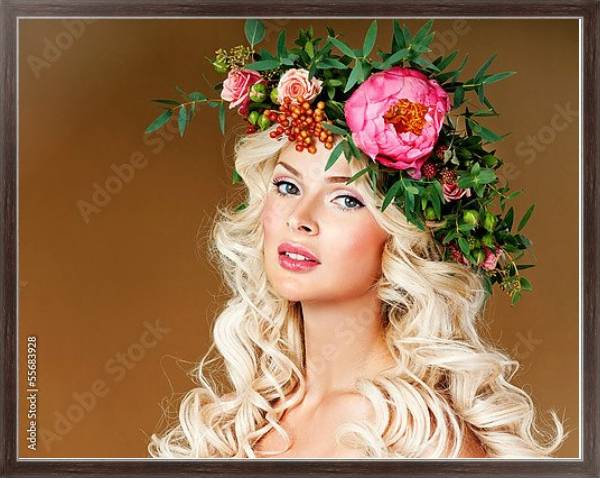 Постер Блондинка с цветами с типом исполнения На холсте в раме в багетной раме 221-02