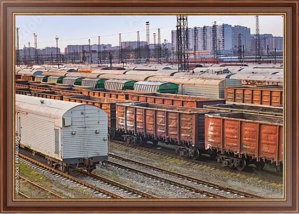 Постер Железнодорожные грузовые вагоны на станции с типом исполнения На холсте в раме в багетной раме 35-M719P-83