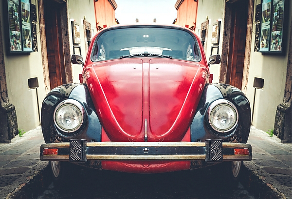 Постер Старый красный volkswagen с типом исполнения На холсте без рамы