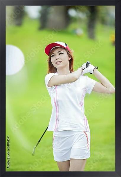 Постер Девушка играющая в гольф с типом исполнения На холсте в раме в багетной раме 1727.8010