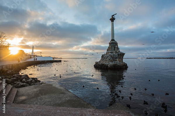 Постер Крым. Памятник Затопленным кораблям в Севастополе с типом исполнения На холсте без рамы