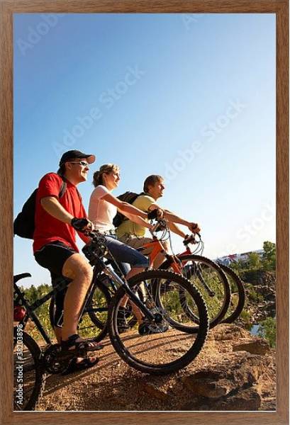 Постер Велосипедисты перед спуском с типом исполнения На холсте в раме в багетной раме 1727.4310
