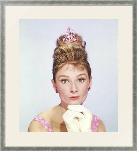 Постер Hepburn, Audrey (Breakfast At Tiffany's) с типом исполнения Под стеклом в багетной раме 1727.2510