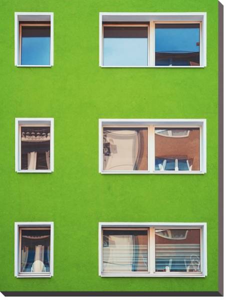 Постер Стена зеленого дома с окнами с типом исполнения На холсте без рамы