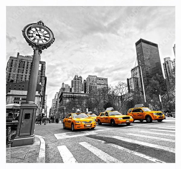 Постер Пятое авеню, Нью-Йорк, США с типом исполнения На холсте в раме в багетной раме 221-03