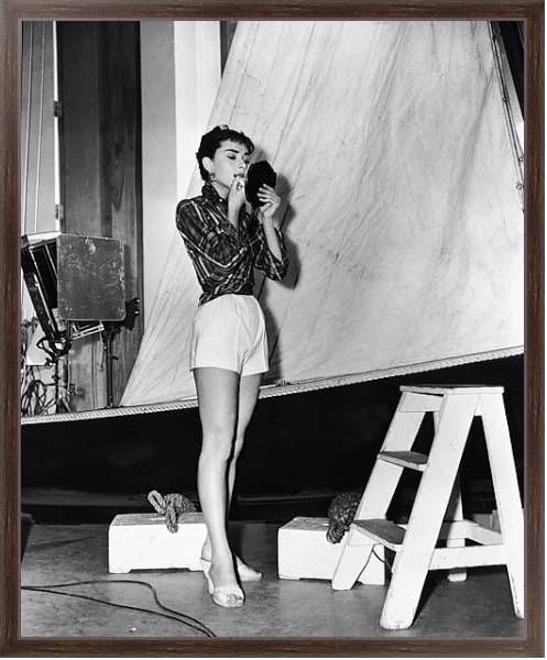 Постер Hepburn, Audrey (Sabrina) 2 с типом исполнения На холсте в раме в багетной раме 221-02