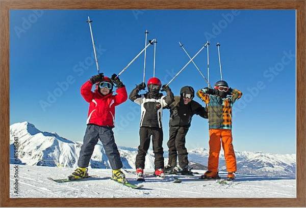 Постер Группа горнолыжников с типом исполнения На холсте в раме в багетной раме 1727.4310