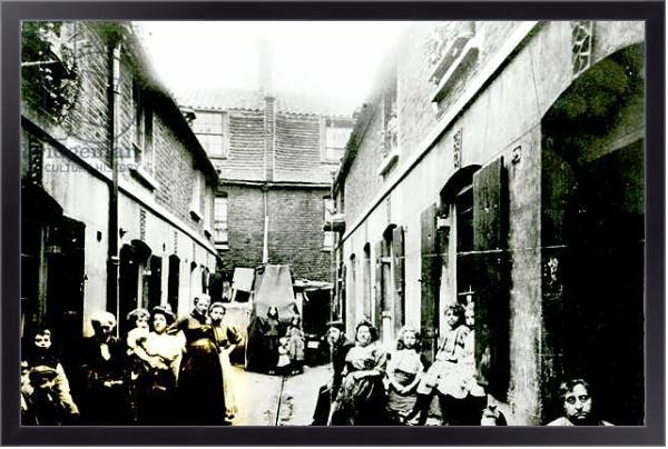 Постер Slum in Victorian London с типом исполнения На холсте в раме в багетной раме 221-01