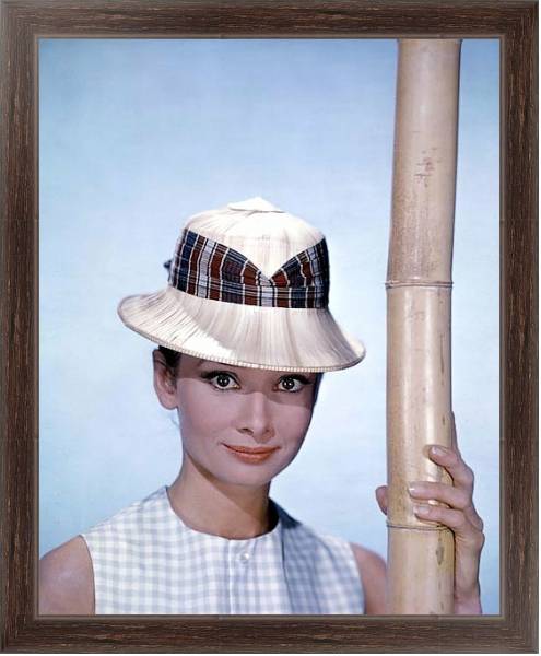 Постер Хепберн Одри 119 с типом исполнения На холсте в раме в багетной раме 221-02