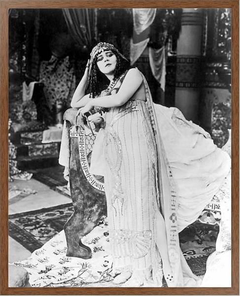 Постер Bara, Theda (Cleopatra) 5 с типом исполнения На холсте в раме в багетной раме 1727.4310