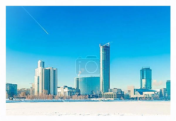 Постер Embankment in Yekaterinburg winter on a sunny day с типом исполнения На холсте в раме в багетной раме 221-03