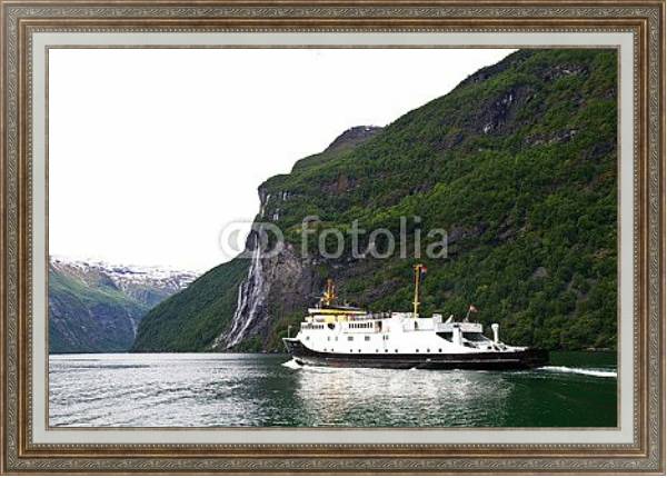 Постер Корабль во фьордах Норвегии с типом исполнения На холсте в раме в багетной раме 595.M52.330