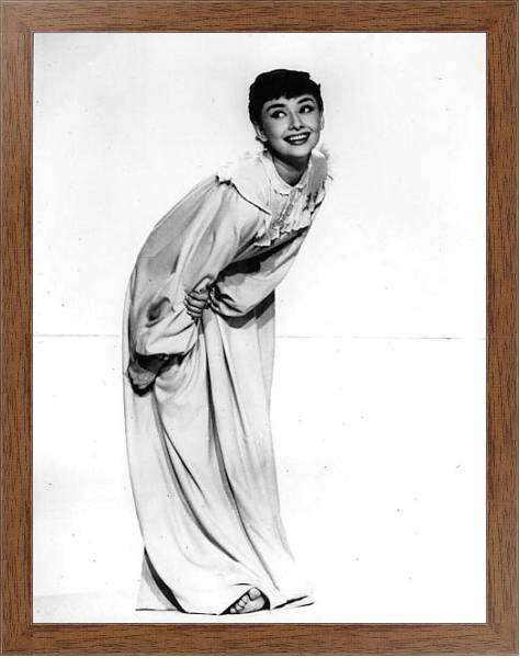 Постер Хепберн Одри 75 с типом исполнения На холсте в раме в багетной раме 1727.4310