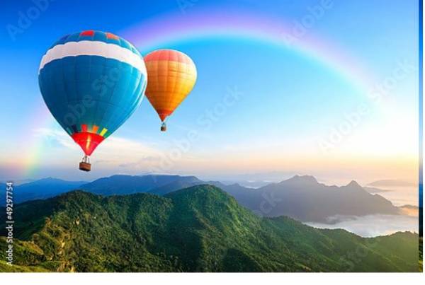 Постер Воздушные шары. Полет над горами с типом исполнения На холсте без рамы
