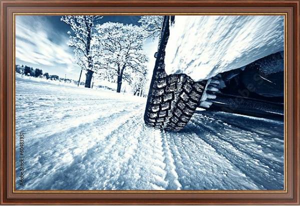 Постер Автомобиль на снежной дороге с типом исполнения На холсте в раме в багетной раме 35-M719P-83