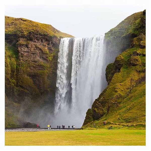 Постер Водопад  Скогафосс. Исландия 3 с типом исполнения На холсте в раме в багетной раме 221-03