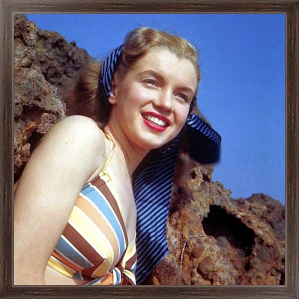 Постер Monroe, Marilyn 105 с типом исполнения На холсте в раме в багетной раме 221-02