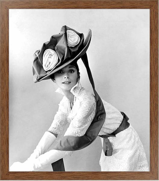 Постер Хепберн Одри 181 с типом исполнения На холсте в раме в багетной раме 1727.4310