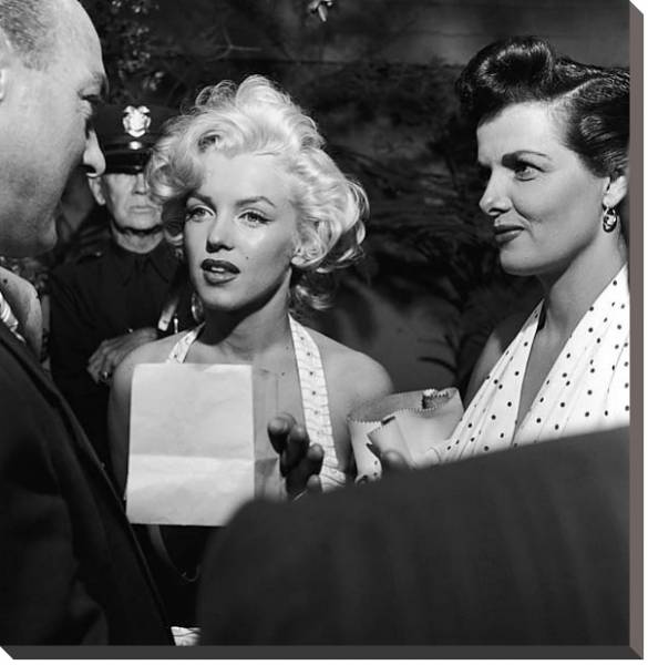 Постер Monroe, Marilyn 141 с типом исполнения На холсте без рамы