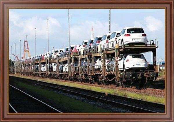 Постер Грузовой поезд, перевозящий автомобили с типом исполнения На холсте в раме в багетной раме 35-M719P-83
