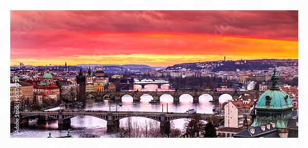 Постер Чехия, Прага. Мосты над Влатвой на закате с типом исполнения На холсте в раме в багетной раме 221-03