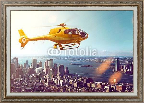 Постер Вертолет над городом с типом исполнения На холсте в раме в багетной раме 595.M52.330
