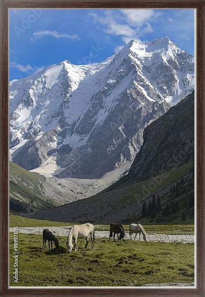 Постер Дикие лошади на солнечной поляне в горах 2 с типом исполнения На холсте в раме в багетной раме 221-02