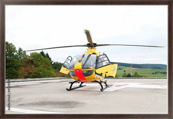 Постер Спасательный вертолет на посадочной площадке с типом исполнения На холсте в раме в багетной раме 221-02