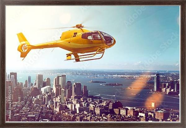 Постер Вертолет над городом с типом исполнения На холсте в раме в багетной раме 221-02