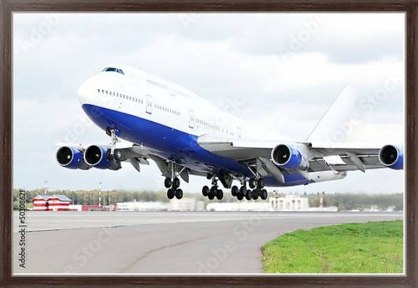 Постер Взлет большого пассажирского авиалайнера с типом исполнения На холсте в раме в багетной раме 221-02