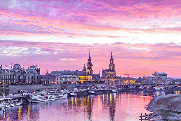 Постер Германия, Дрезден. Пурпурный закат с типом исполнения На холсте без рамы