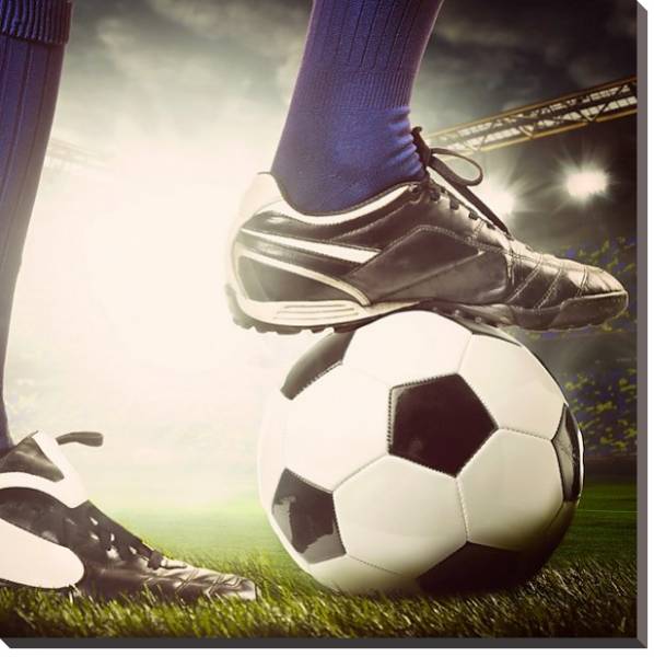 Постер Нога футболиста и мяч с типом исполнения На холсте без рамы