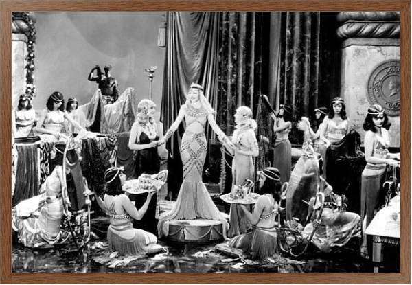 Постер Colbert, Claudette (Cleopatra) 3 с типом исполнения На холсте в раме в багетной раме 1727.4310
