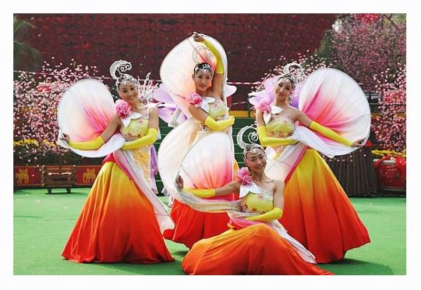 Постер Китай. Новогодний парад с типом исполнения На холсте в раме в багетной раме 221-03