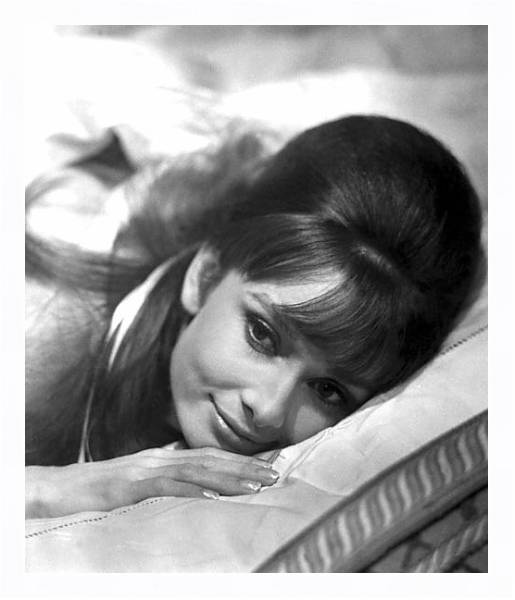 Постер Hepburn, Audrey 77 с типом исполнения На холсте в раме в багетной раме 221-03