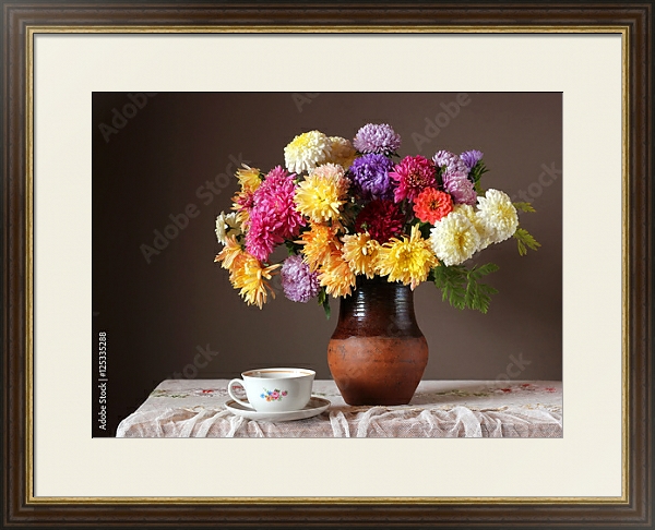 Постер Натюрморт с цветами и чашкой с типом исполнения Под стеклом в багетной раме 1.023.036