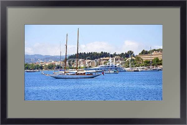 Постер Яхта в море у берегов Греции с типом исполнения Под стеклом в багетной раме 221-01