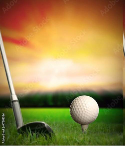 Постер Мяч для игры в гольф перед первым ударом с типом исполнения На холсте без рамы