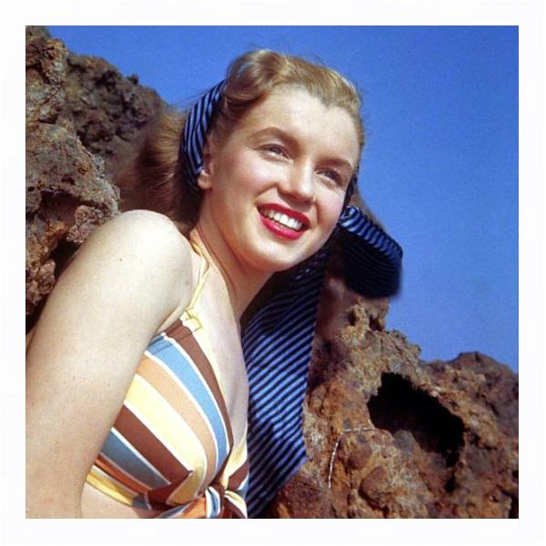 Постер Monroe, Marilyn 105 с типом исполнения На холсте в раме в багетной раме 221-03