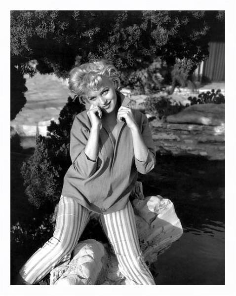 Постер Monroe, Marilyn 127 с типом исполнения На холсте в раме в багетной раме 221-03