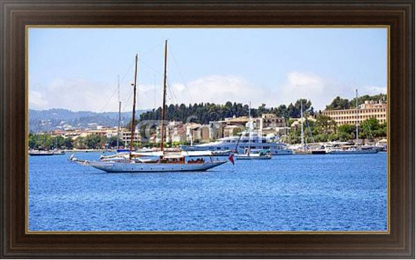 Постер Яхта в море у берегов Греции с типом исполнения На холсте в раме в багетной раме 1.023.151